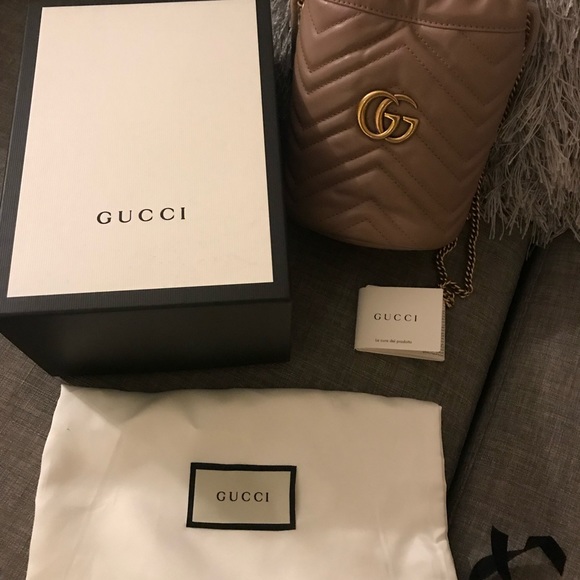 Gucci Leather Bucket Pouch - Picture 4 of 8